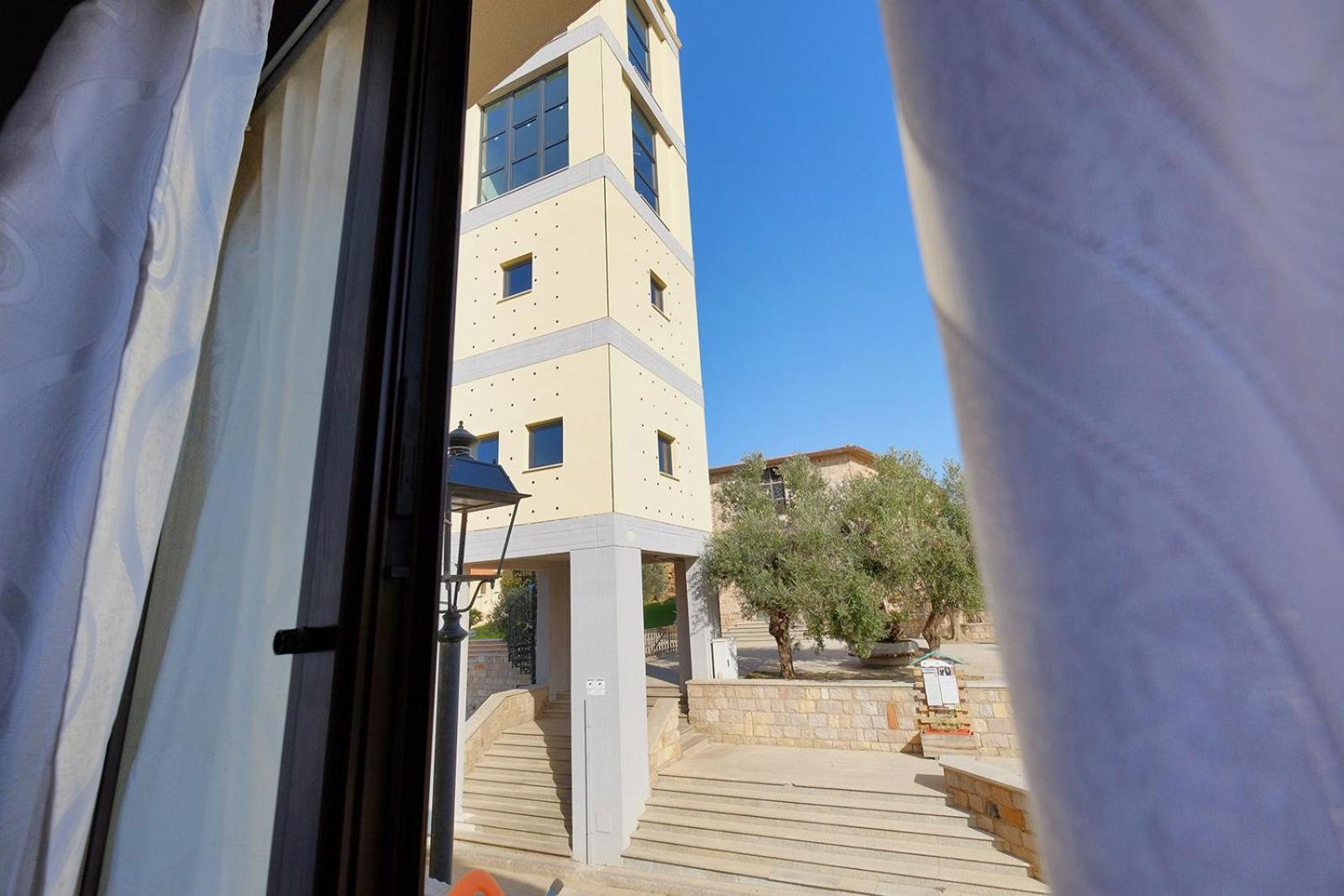 Su Nuraghe Hotel ซานต์อันนาอาเรซี ภายนอก รูปภาพ
