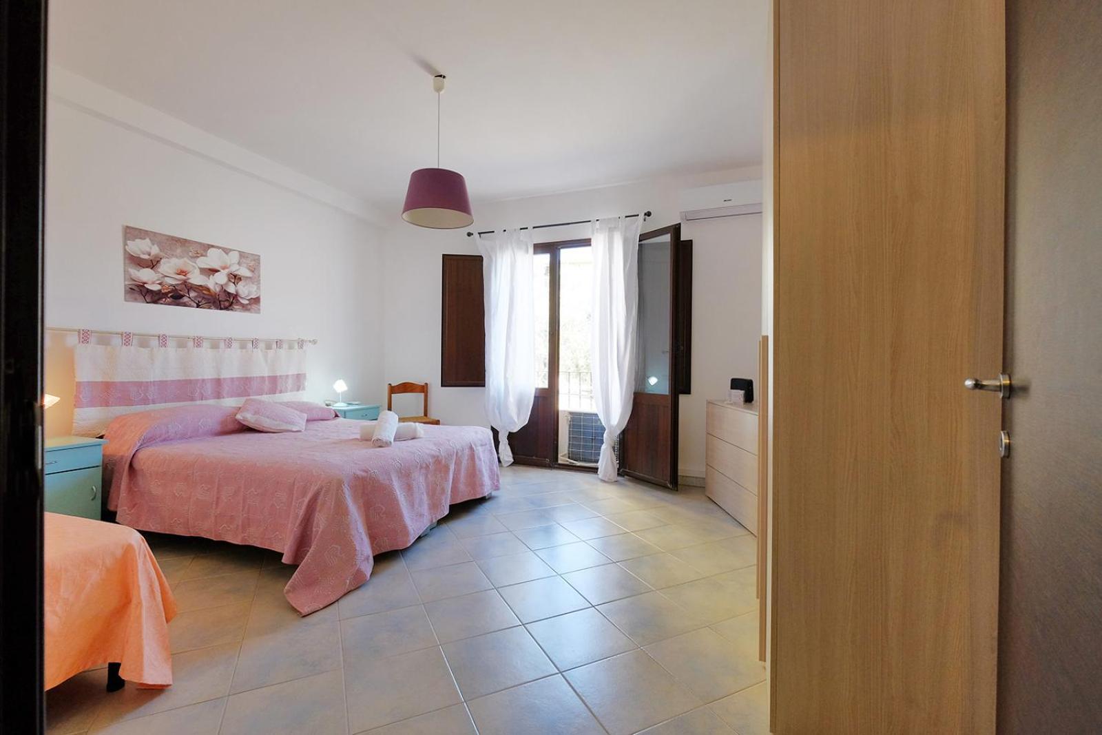 Su Nuraghe Hotel ซานต์อันนาอาเรซี ภายนอก รูปภาพ