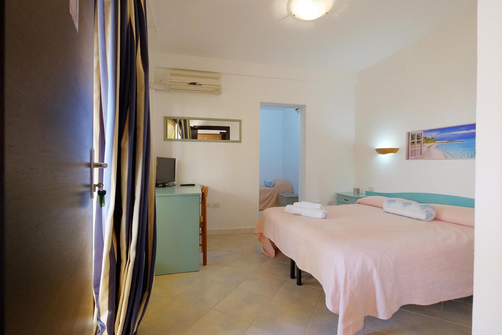Su Nuraghe Hotel ซานต์อันนาอาเรซี ภายนอก รูปภาพ