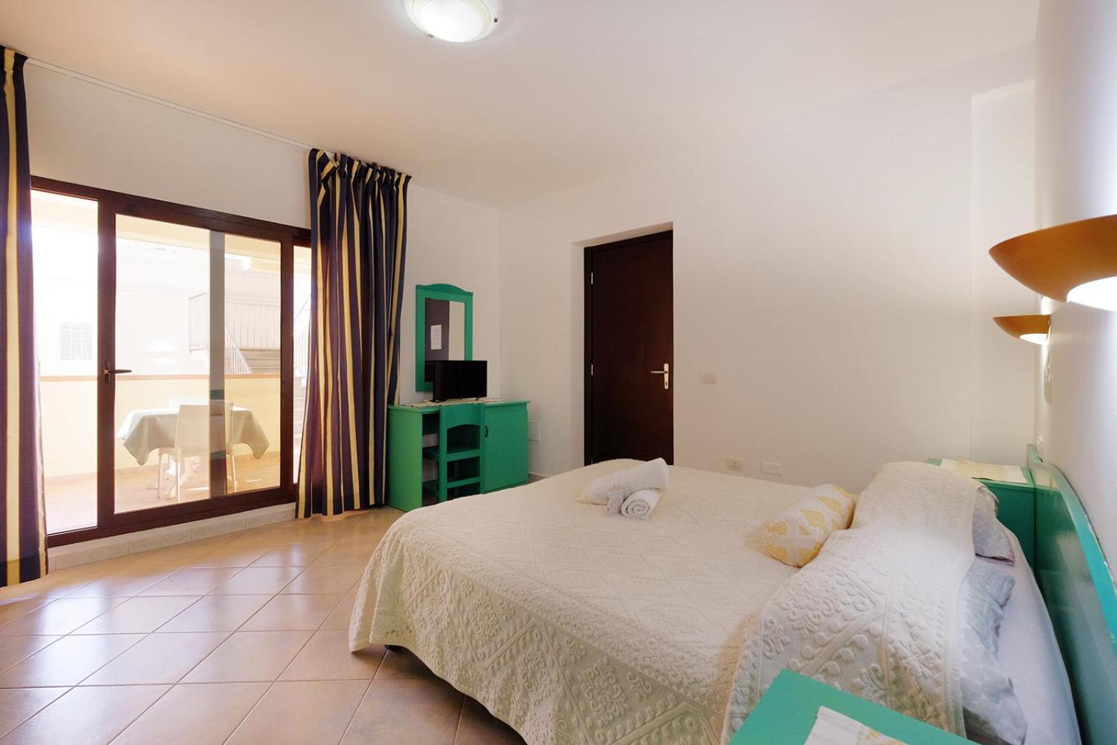 Su Nuraghe Hotel ซานต์อันนาอาเรซี ภายนอก รูปภาพ